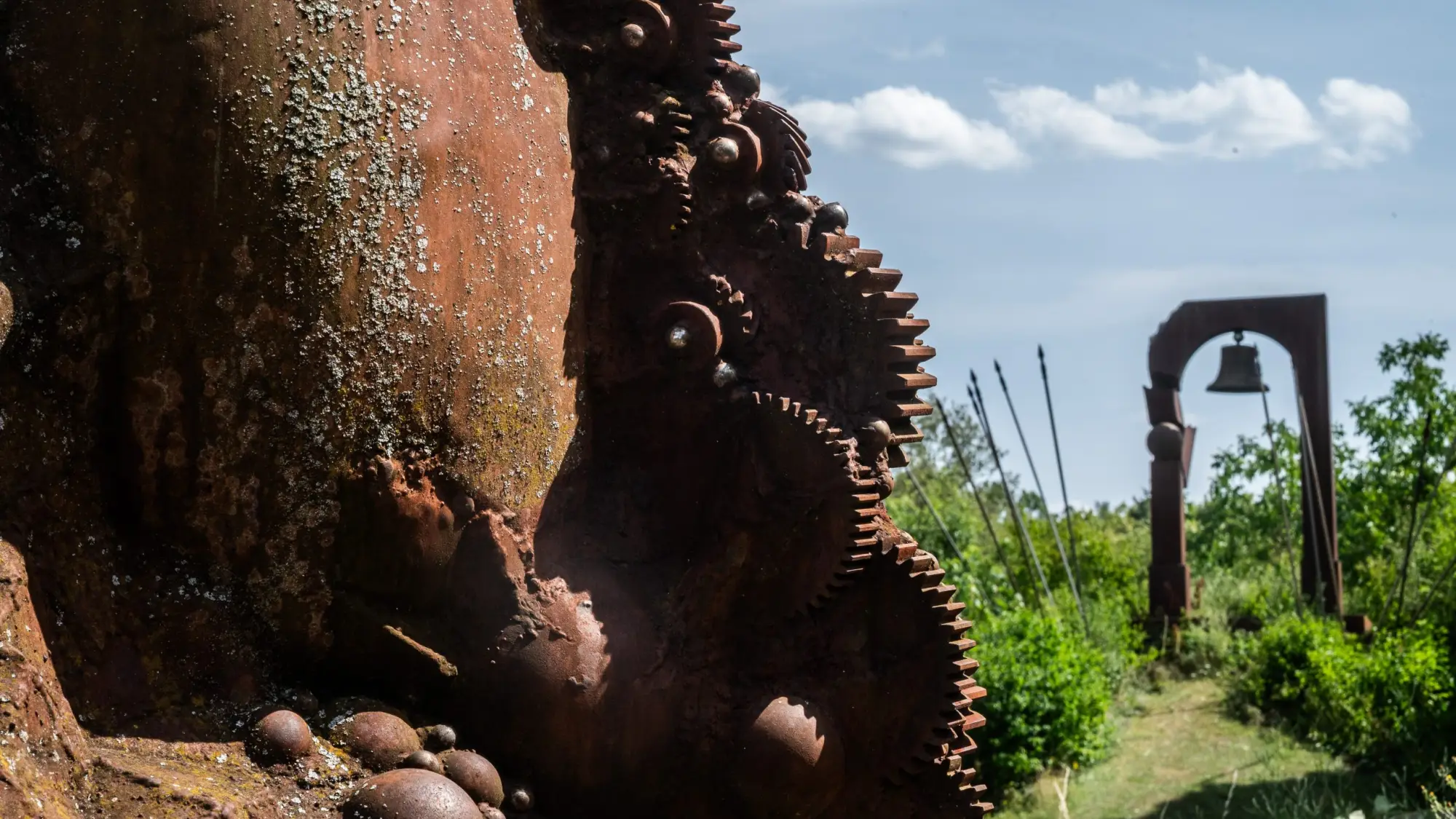 Zahnrad und Glocke - Ackermanns Garten